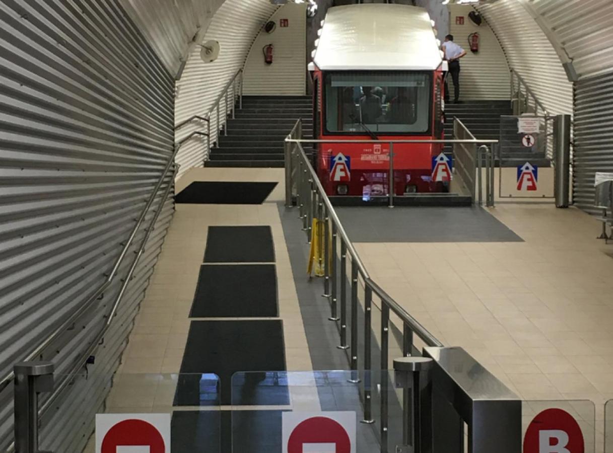 Calida Vivienda Turistica Centrica Junto Al Funicular Y Metro Apartman Bilbao Kültér fotó
